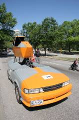 v2006_ArtCar_3_Parade 055 
